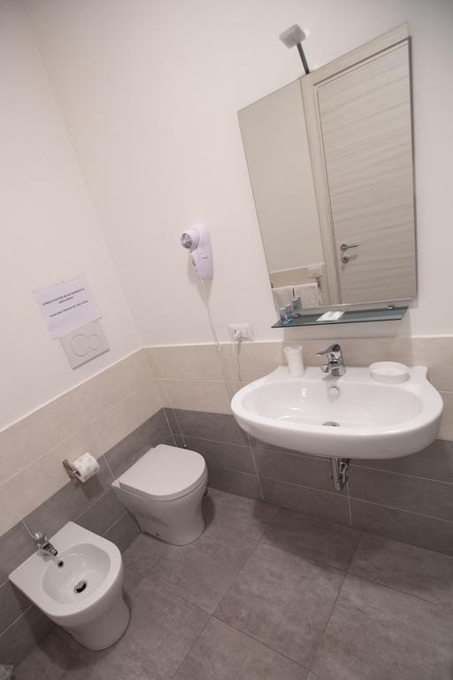 ローマ モメンティ ロマーニ ベッド&ブレックファースト Bed & Breakfast エクステリア 写真