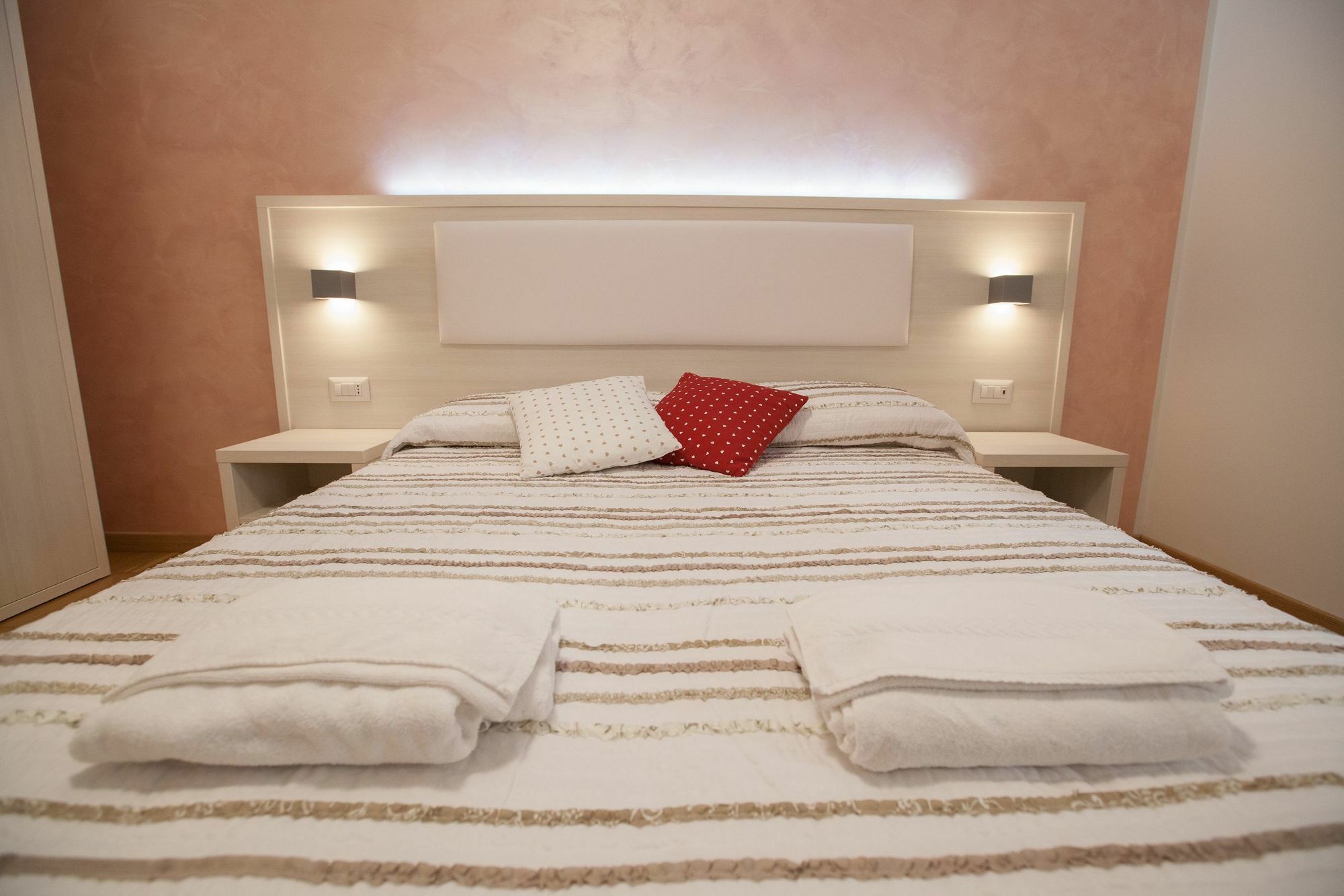 ローマ モメンティ ロマーニ ベッド&ブレックファースト Bed & Breakfast エクステリア 写真